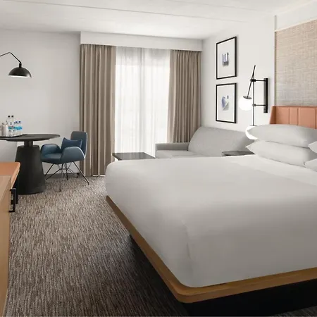 Sheraton Milwaukee Brookfield-3